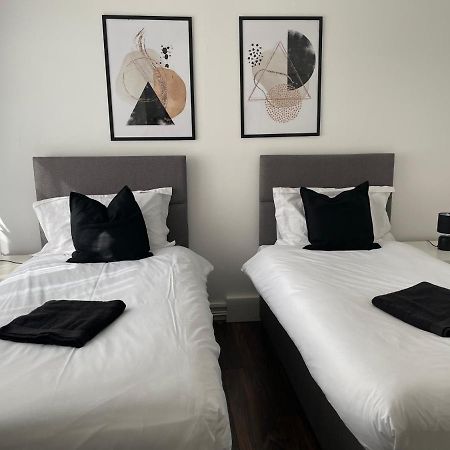 Lovely 2Bedroom 4Mins From Wimbledon Station Londen Buitenkant foto
