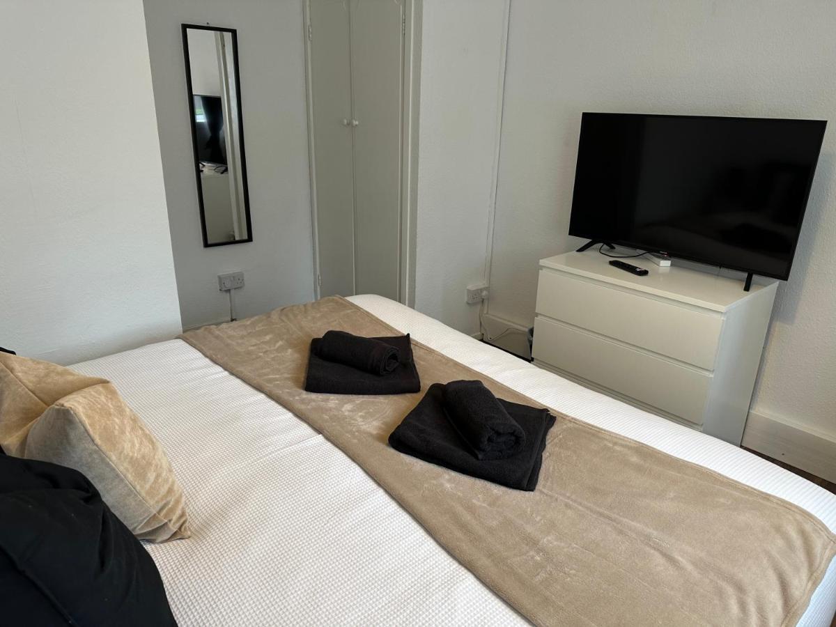 Lovely 2Bedroom 4Mins From Wimbledon Station Londen Buitenkant foto