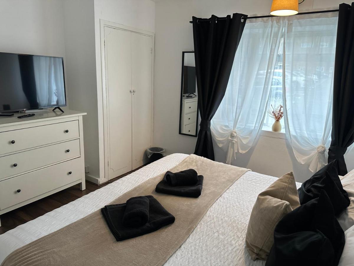 Lovely 2Bedroom 4Mins From Wimbledon Station Londen Buitenkant foto