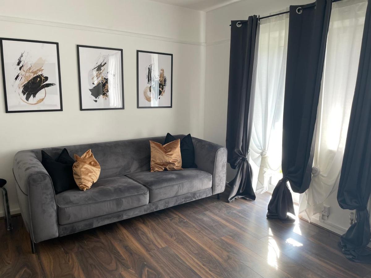 Lovely 2Bedroom 4Mins From Wimbledon Station Londen Buitenkant foto
