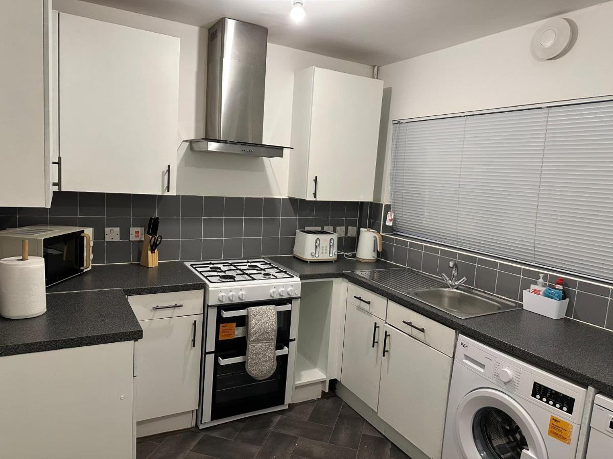 Lovely 2Bedroom 4Mins From Wimbledon Station Londen Buitenkant foto
