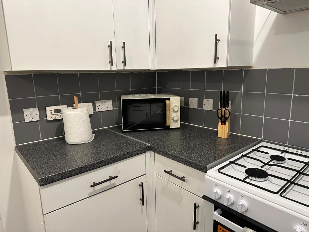 Lovely 2Bedroom 4Mins From Wimbledon Station Londen Buitenkant foto