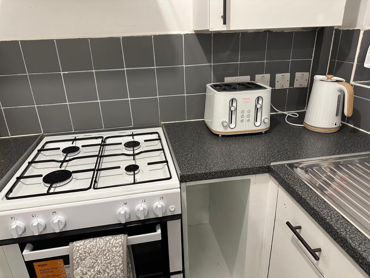 Lovely 2Bedroom 4Mins From Wimbledon Station Londen Buitenkant foto