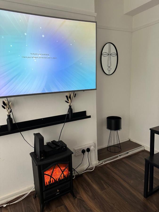 Lovely 2Bedroom 4Mins From Wimbledon Station Londen Buitenkant foto